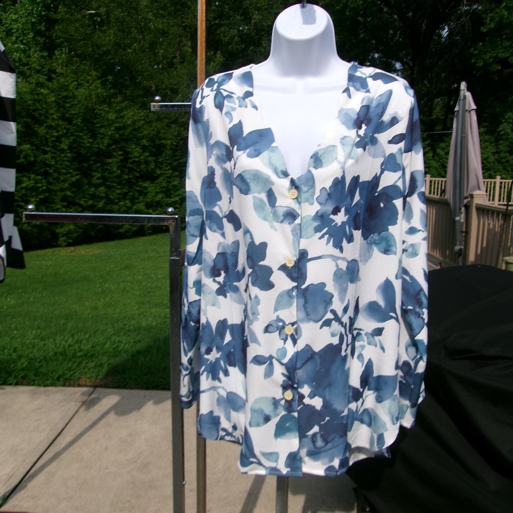 Nwt Nora Cora White&Blue Floral Blouse L